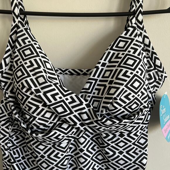 Swim Solutions Twister Tankini Top Tummy Control Black White Diamond Geo 16 NWT - Picture 2 of 7